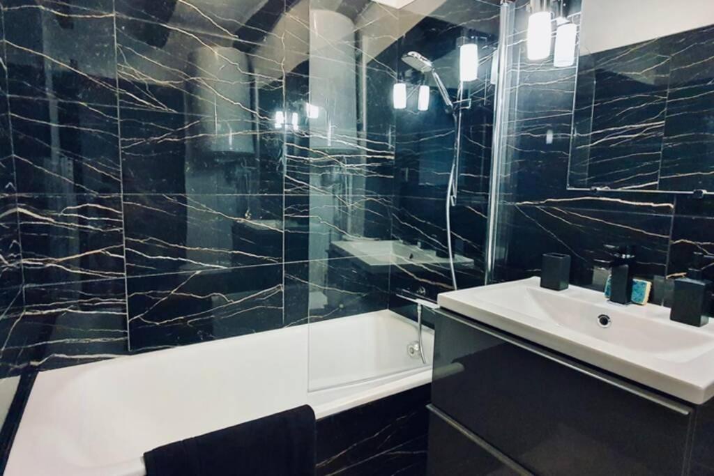 Le Carnot 2 Etoiles Hypercentre Vieille Ville Аннесі Екстер'єр фото